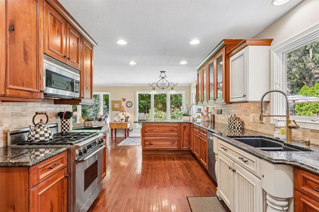 3212 Vine Street, West Des Moines, IA 50265