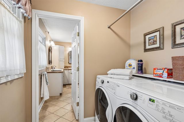 3212 Vine Street, West Des Moines, IA 50265