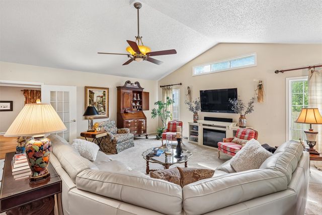 3212 Vine Street, West Des Moines, IA 50265
