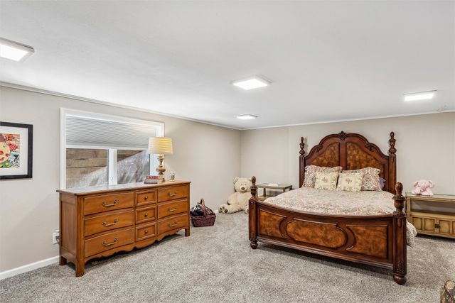 3212 Vine Street, West Des Moines, IA 50265
