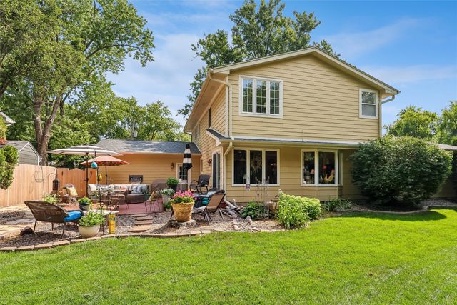 3212 Vine Street, West Des Moines, IA 50265