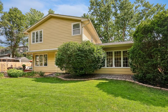 3212 Vine Street, West Des Moines, IA 50265