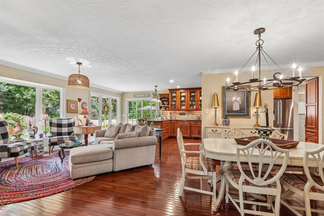 3212 Vine Street, West Des Moines, IA 50265