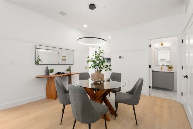 16 Stearns Rd 103 103, Wellesley, MA 02482