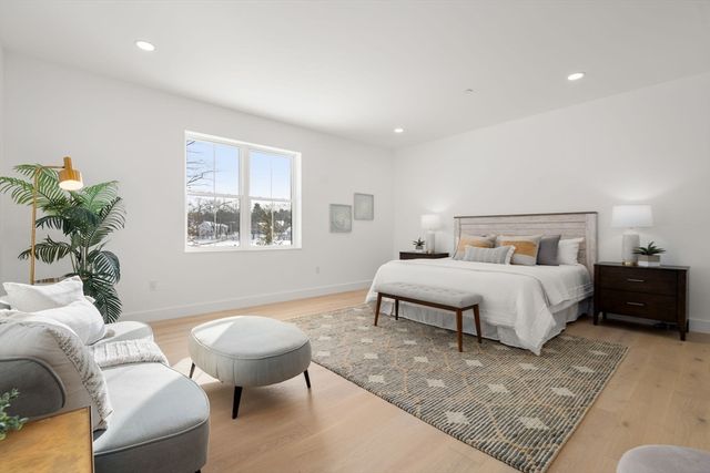 16 Stearns Rd 103 103, Wellesley, MA 02482