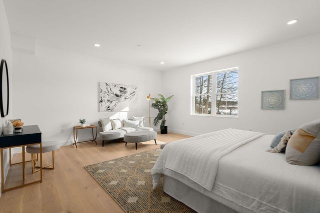 16 Stearns Rd 103 103, Wellesley, MA 02482