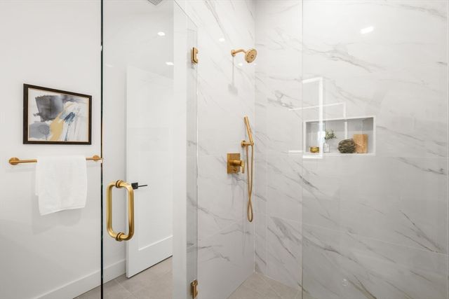 16 Stearns Rd 103 103, Wellesley, MA 02482