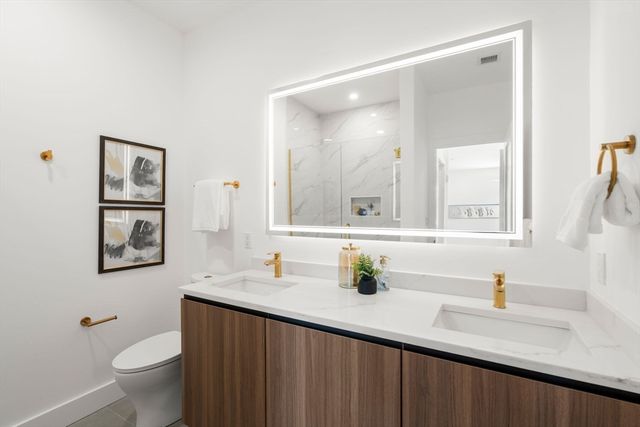 16 Stearns Rd 103 103, Wellesley, MA 02482