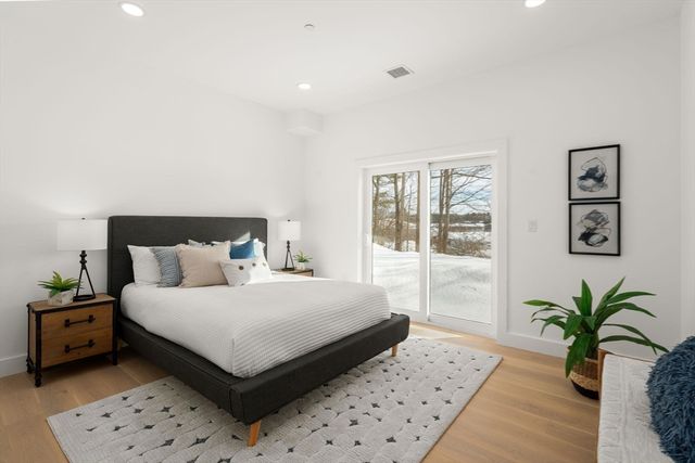 16 Stearns Rd 103 103, Wellesley, MA 02482