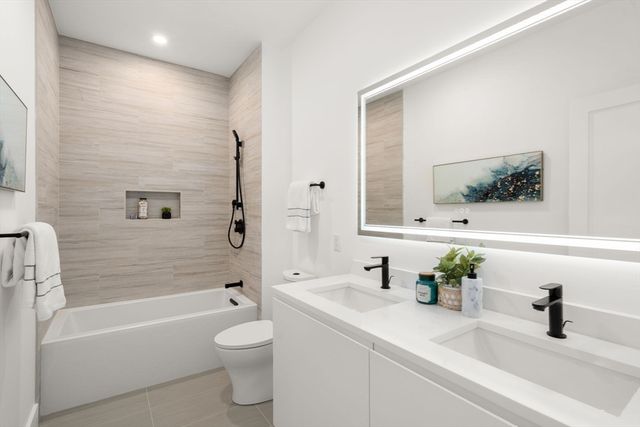 16 Stearns Rd 103 103, Wellesley, MA 02482