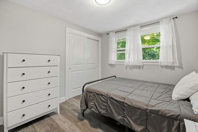 140 Everett St, Easthampton, MA 01027