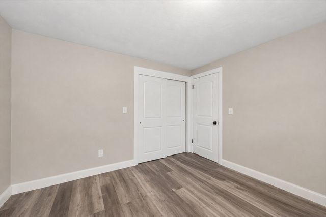 140 Everett St, Easthampton, MA 01027
