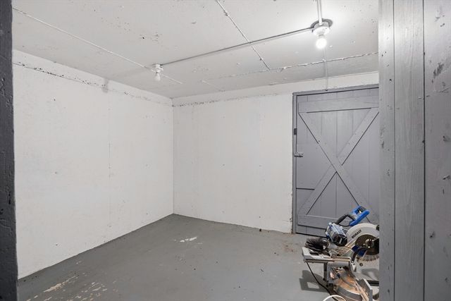 140 Everett St, Easthampton, MA 01027