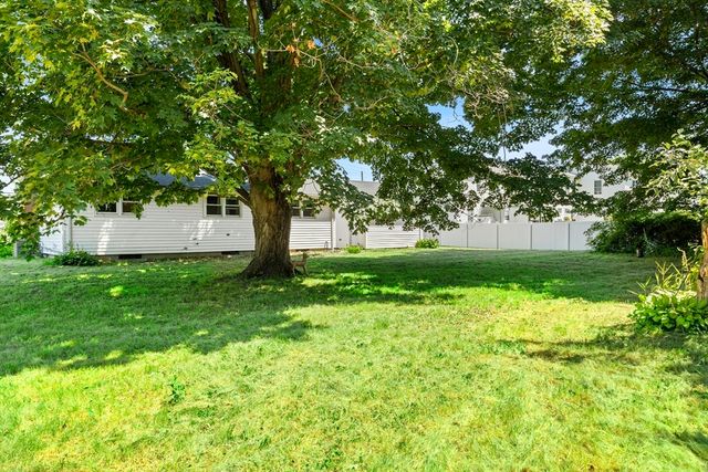 140 Everett St, Easthampton, MA 01027