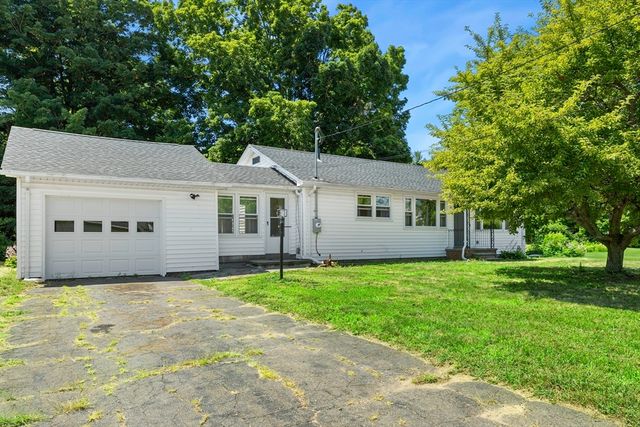 140 Everett St, Easthampton, MA 01027