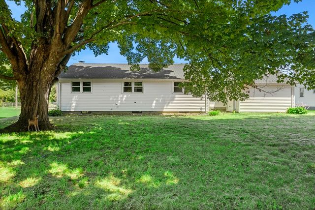 140 Everett St, Easthampton, MA 01027