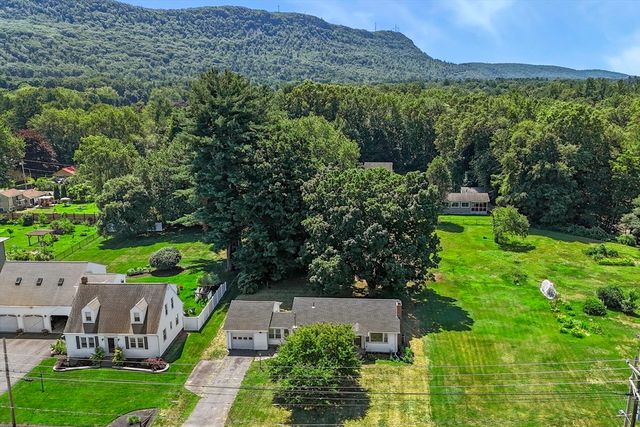 140 Everett St, Easthampton, MA 01027