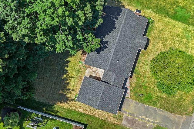 140 Everett St, Easthampton, MA 01027