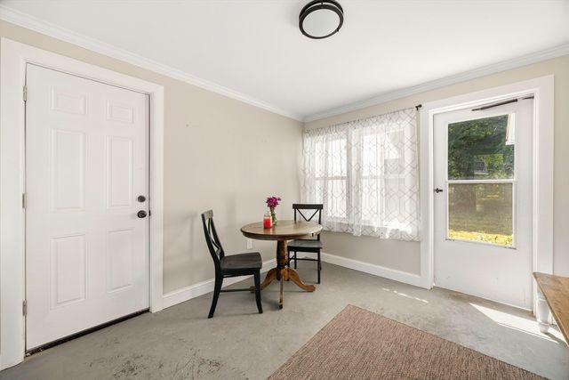 140 Everett St, Easthampton, MA 01027