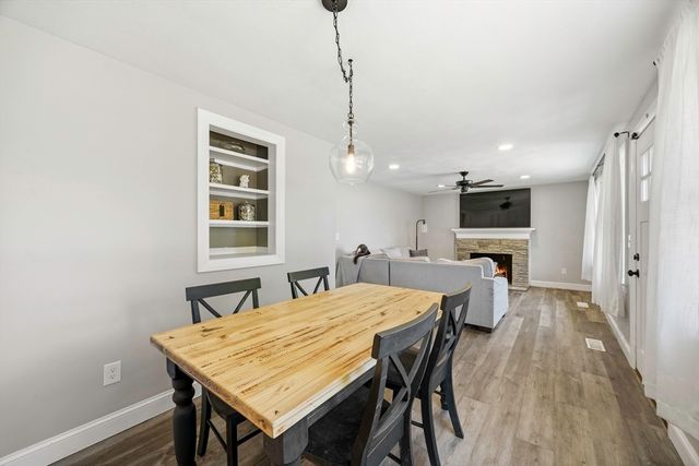 140 Everett St, Easthampton, MA 01027