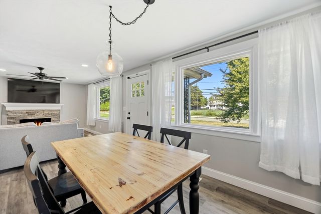 140 Everett St, Easthampton, MA 01027