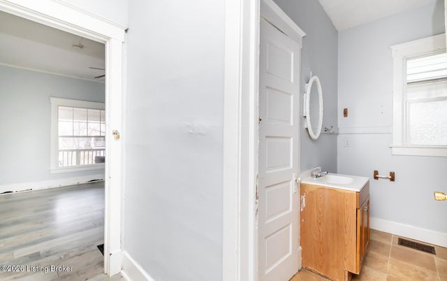 2316 Greenwood Ave, Louisville, KY 40210