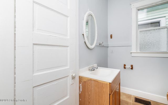 2316 Greenwood Ave, Louisville, KY 40210