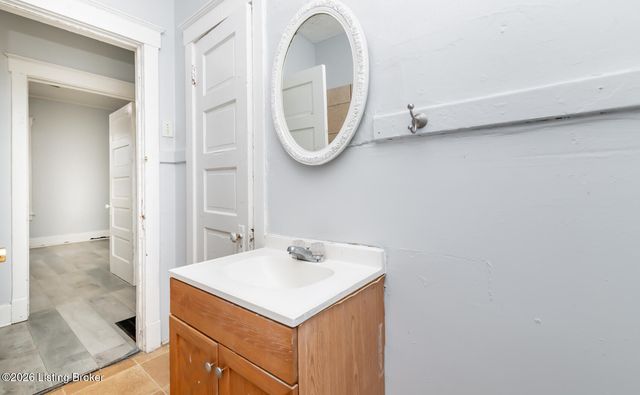 2316 Greenwood Ave, Louisville, KY 40210