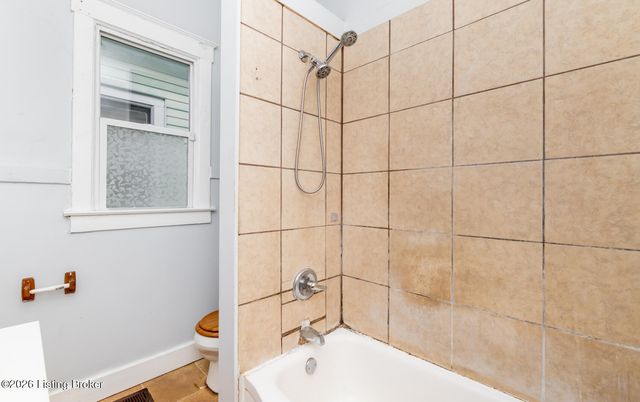 2316 Greenwood Ave, Louisville, KY 40210