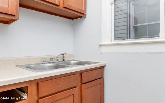 2316 Greenwood Ave, Louisville, KY 40210