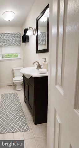 10 JACQUELINE DR, Paoli, PA 19301