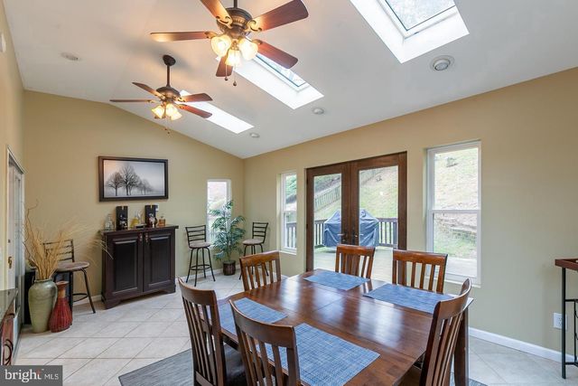 1700 ABBEY OAK DR, Vienna, VA 22182