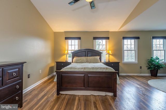 1700 ABBEY OAK DR, Vienna, VA 22182