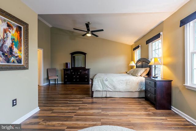 1700 ABBEY OAK DR, Vienna, VA 22182