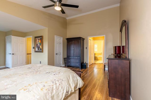 1700 ABBEY OAK DR, Vienna, VA 22182