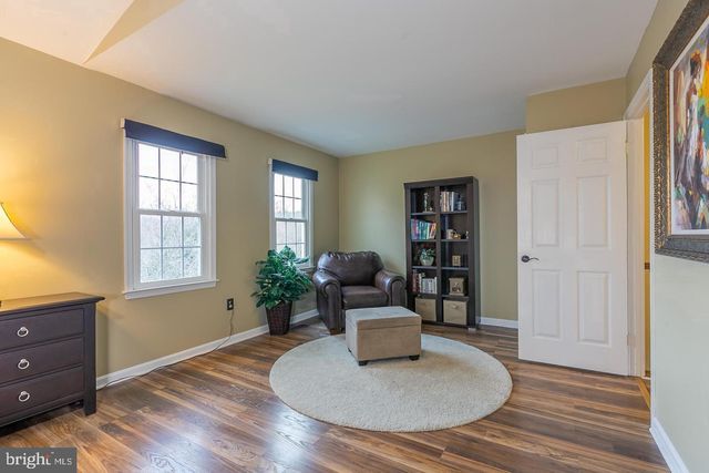 1700 ABBEY OAK DR, Vienna, VA 22182