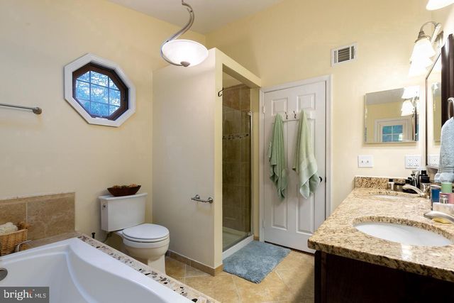 1700 ABBEY OAK DR, Vienna, VA 22182