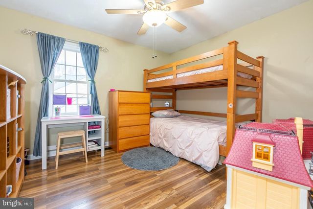 1700 ABBEY OAK DR, Vienna, VA 22182