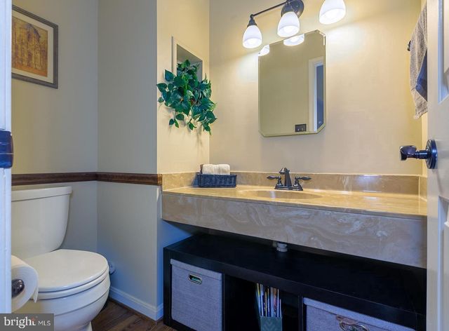1700 ABBEY OAK DR, Vienna, VA 22182
