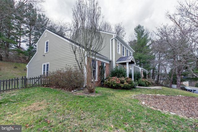 1700 ABBEY OAK DR, Vienna, VA 22182