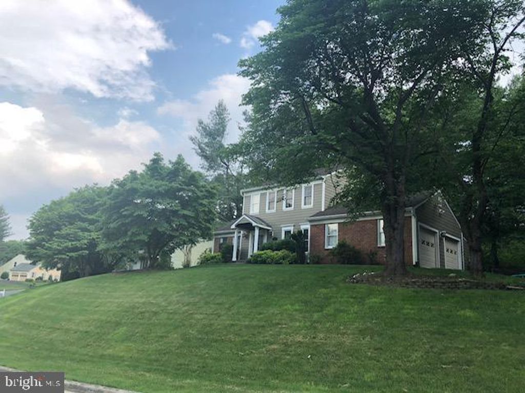 1700 ABBEY OAK DR, Vienna, VA 22182