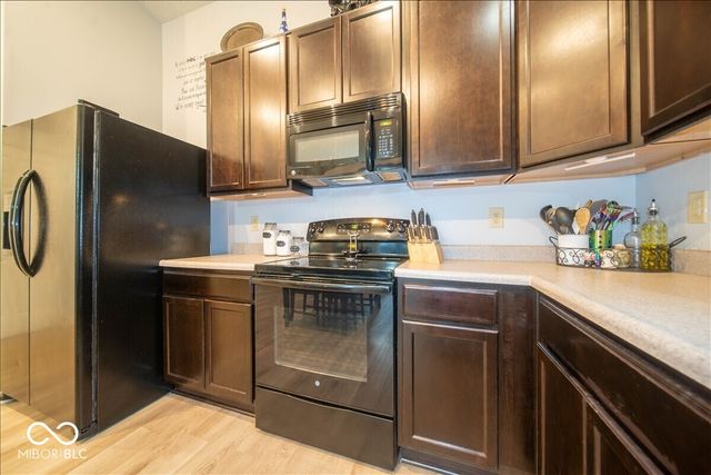 6407 Clary Circle Drive, Greenwood, IN 46143