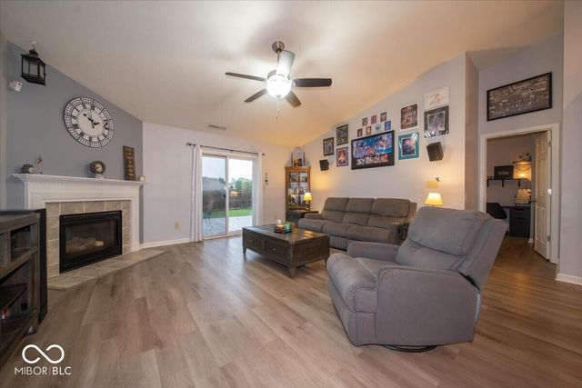 6407 Clary Circle Drive, Greenwood, IN 46143
