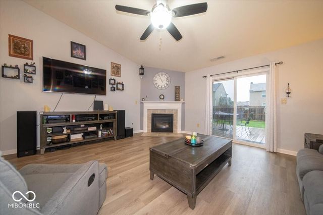 6407 Clary Circle Drive, Greenwood, IN 46143