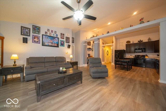 6407 Clary Circle Drive, Greenwood, IN 46143