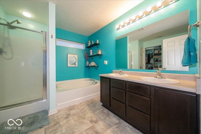 6407 Clary Circle Drive, Greenwood, IN 46143