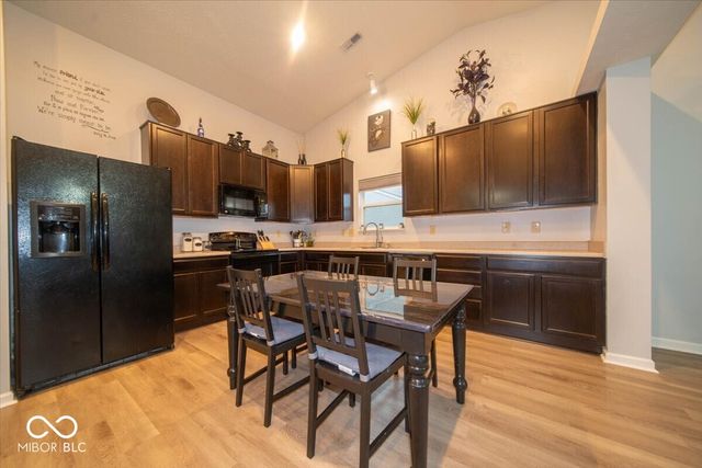 6407 Clary Circle Drive, Greenwood, IN 46143