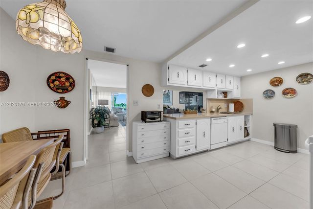 199 Ocean Lane Dr 512, Key Biscayne, FL 33149
