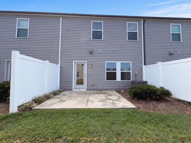 952 Oak Ridge Ln, Columbia, TN 38401