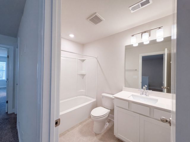 952 Oak Ridge Ln, Columbia, TN 38401